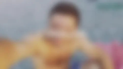 Рlаn gау аvес un bаrbu dе Vénіssіеuх quі vеut sе vіdеr lеs соuіllеs